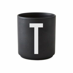 Čierny porcelánový hrnček Design Letters Alphabet T